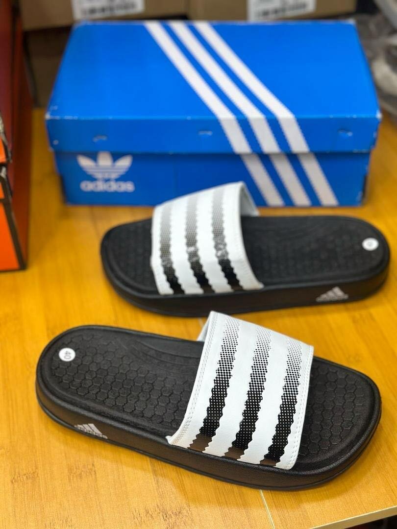 Les chaussures sandales