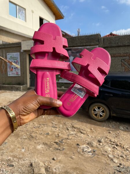 Sandales plates pour femmes