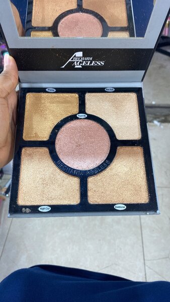 Palette Glow Becharm