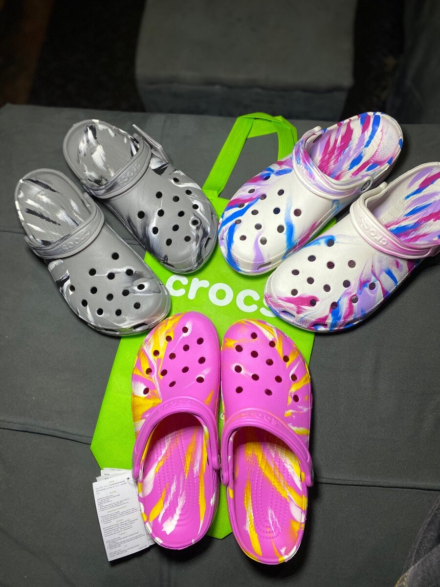 Classic marble crocs