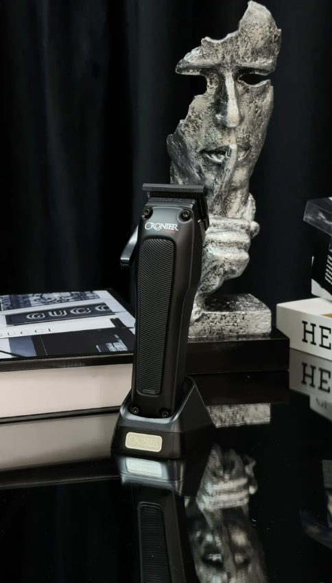 Электрическая машинка с аккумулятором Cronier Professional