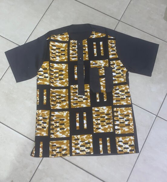Chemises africaines à motifs colorés