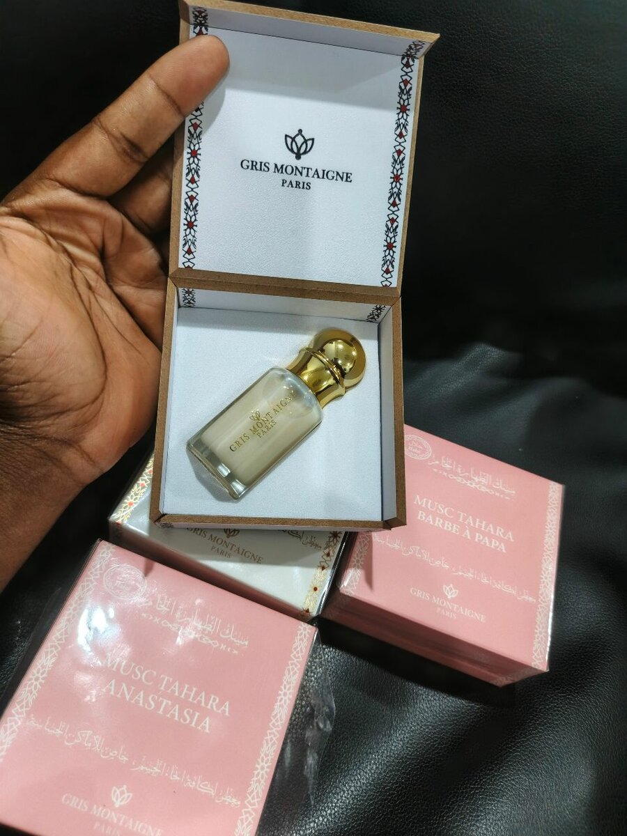 Gris Montaigne Musc Tahara