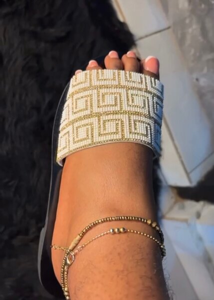 Sandales plates en cuir pour femmes