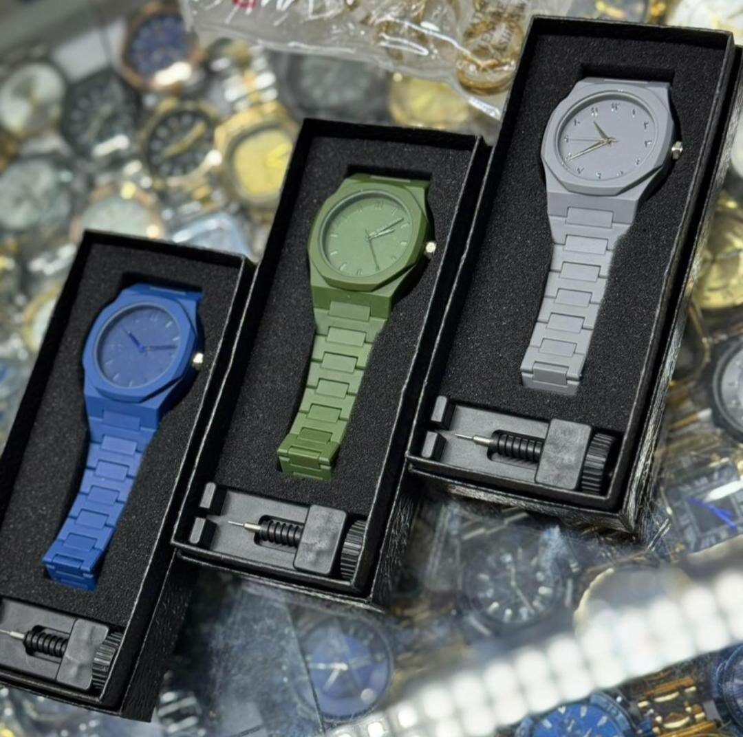 Montre élégante unisexe