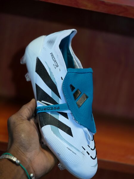 Chaussures Football Adidas