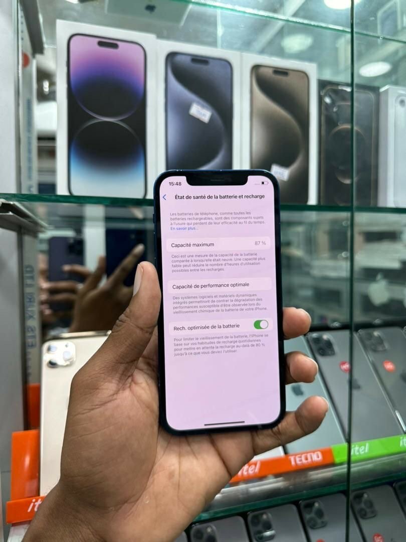 iPhone 12 64go quasi neuf