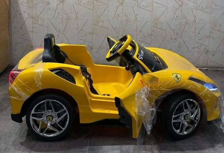 Voiture électrique enfant jaune