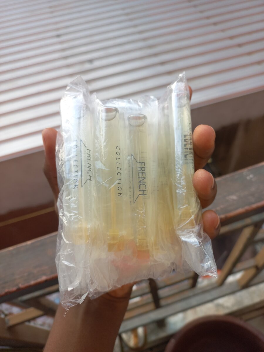 Lots de 6 parfums à 2500fr