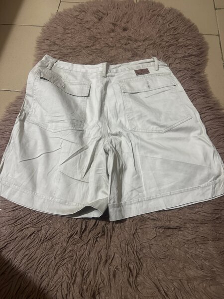 Shorts cargo blancs en coton