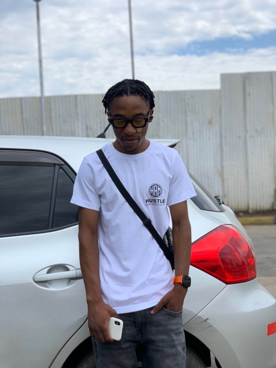 Hustle and motivate t-shirt k140