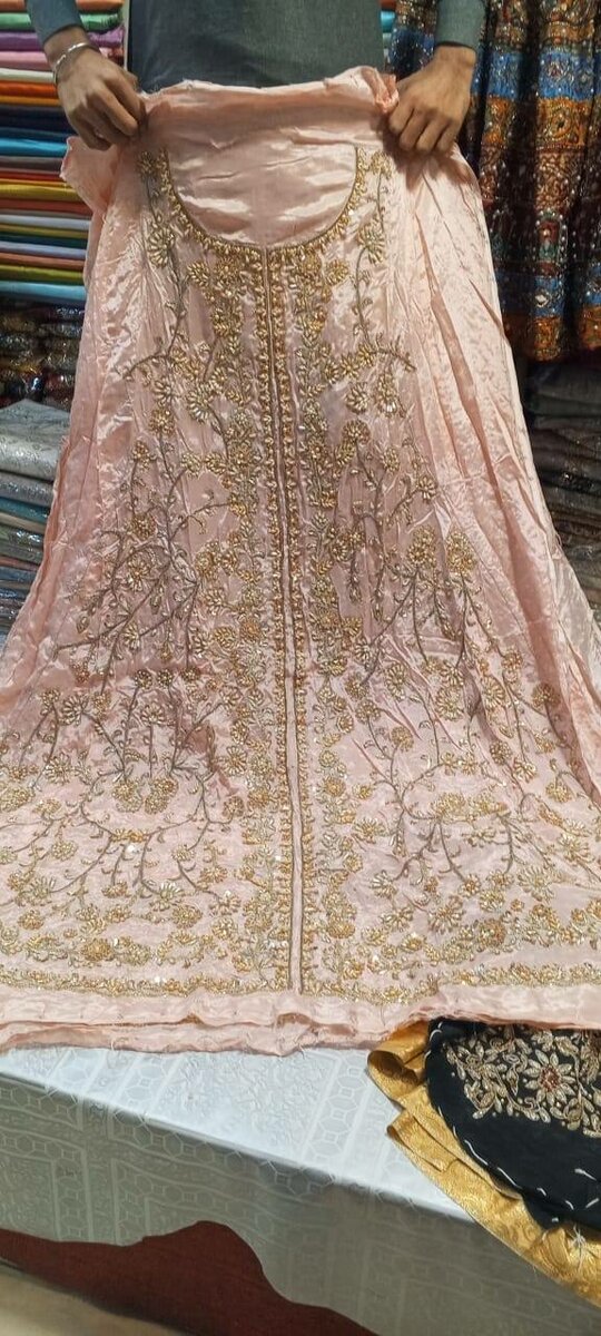 Embroidery suit