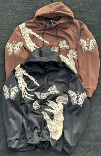 Sweat à capuche imprimé papillons