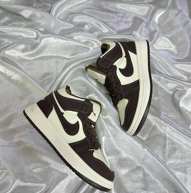 Кроссовки бело-коричневые