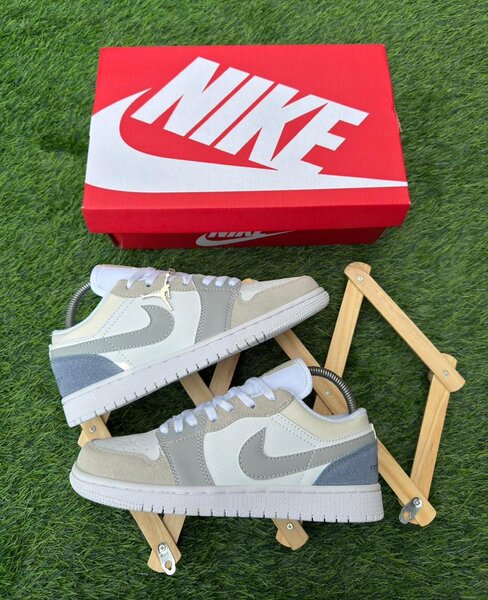 Baskets basses Nike en daim