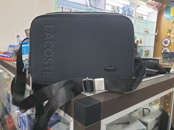 Sacoche bandoulière Lacoste noire