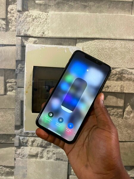 iPhone 11Pro MAX 64Go Propre