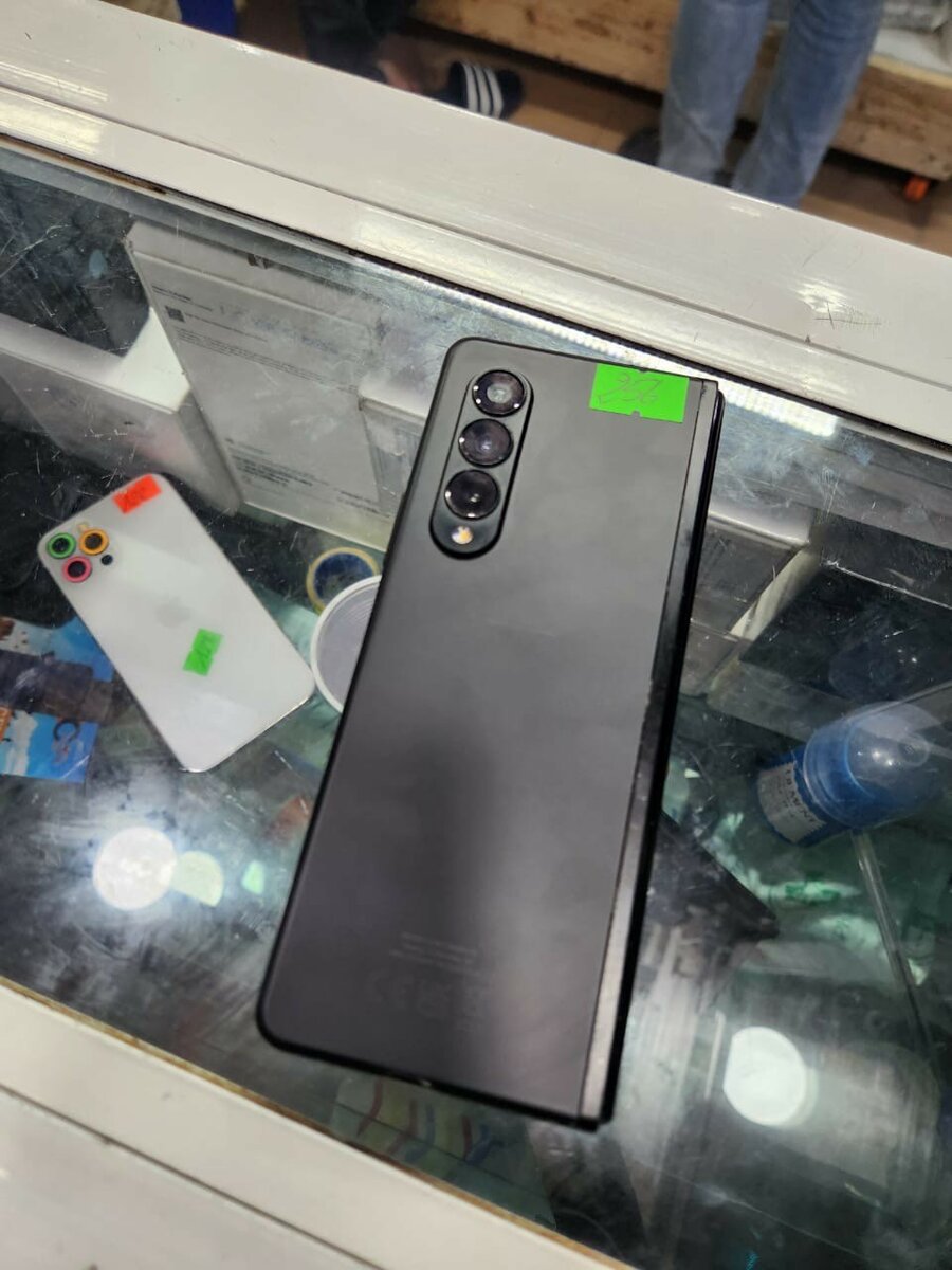 Galaxy z fold 3 256giga et 12