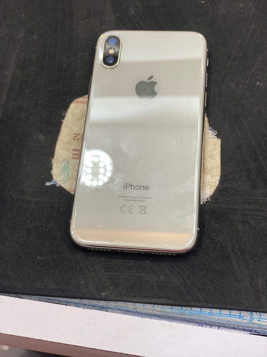 iPhone X Argent 64 Go