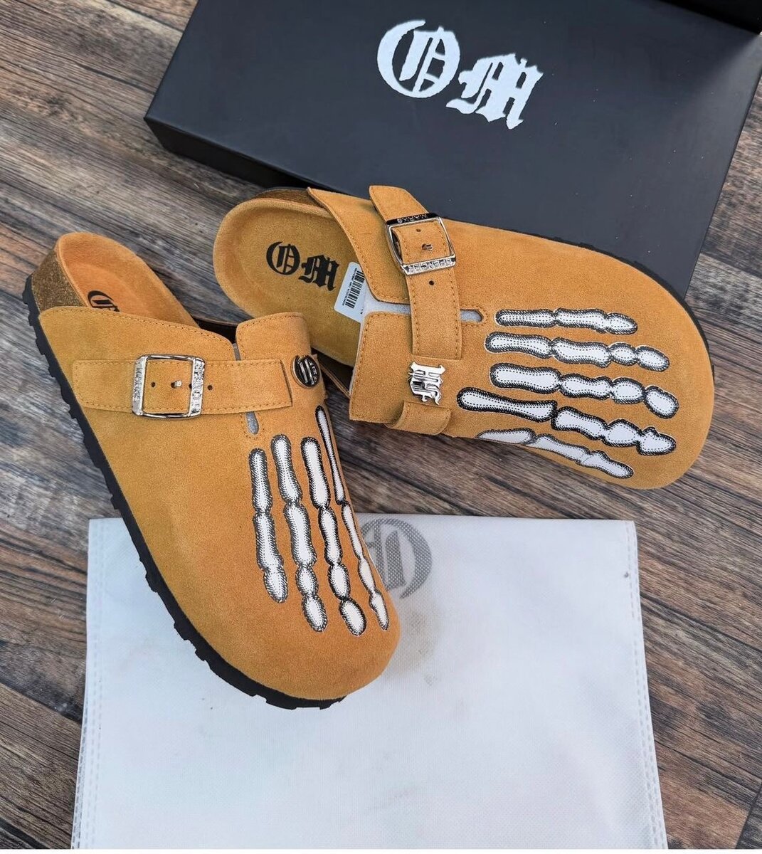 Sabots en daim original