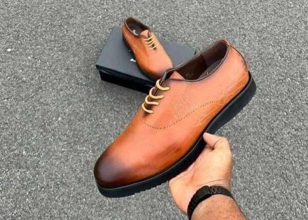 Chaussures habillées en cuir élégant