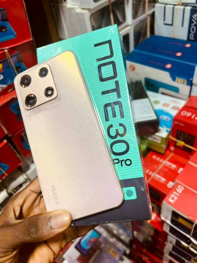 INFINIX NOTE 30 PRO 256GB 16GB RAM première copie conforme