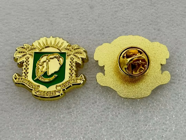 PIN'S ARMOIRIE DE COTE D'IVOIR