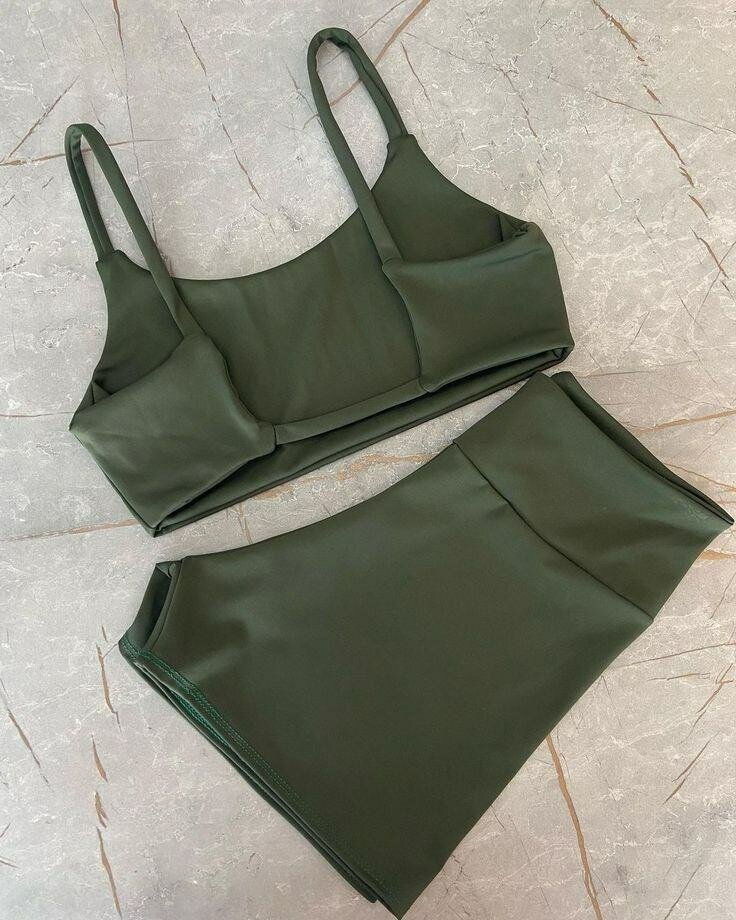 Ensemble de sport coloré femme