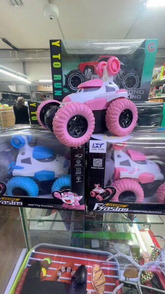 Детская машинка на радиоуправлении