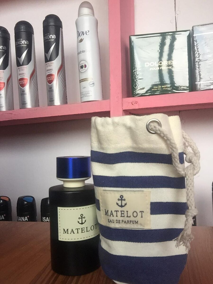 Giftstev cosmetics and wigs