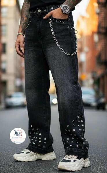 Jean noir avec chaînes stylées