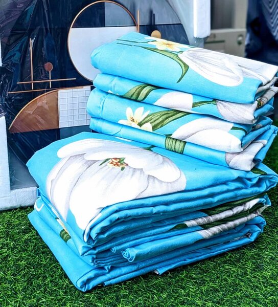  set includes 2 bedsheets and 4 pillowcases.