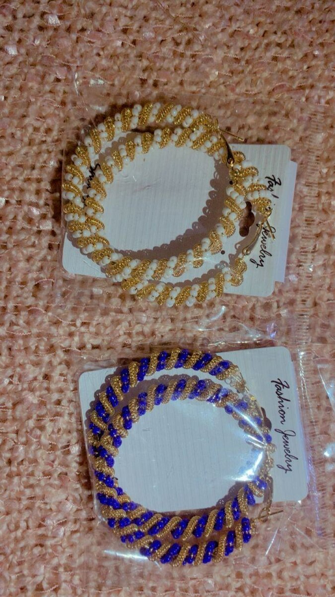 Boucles d'oreilles et bracelets élégants