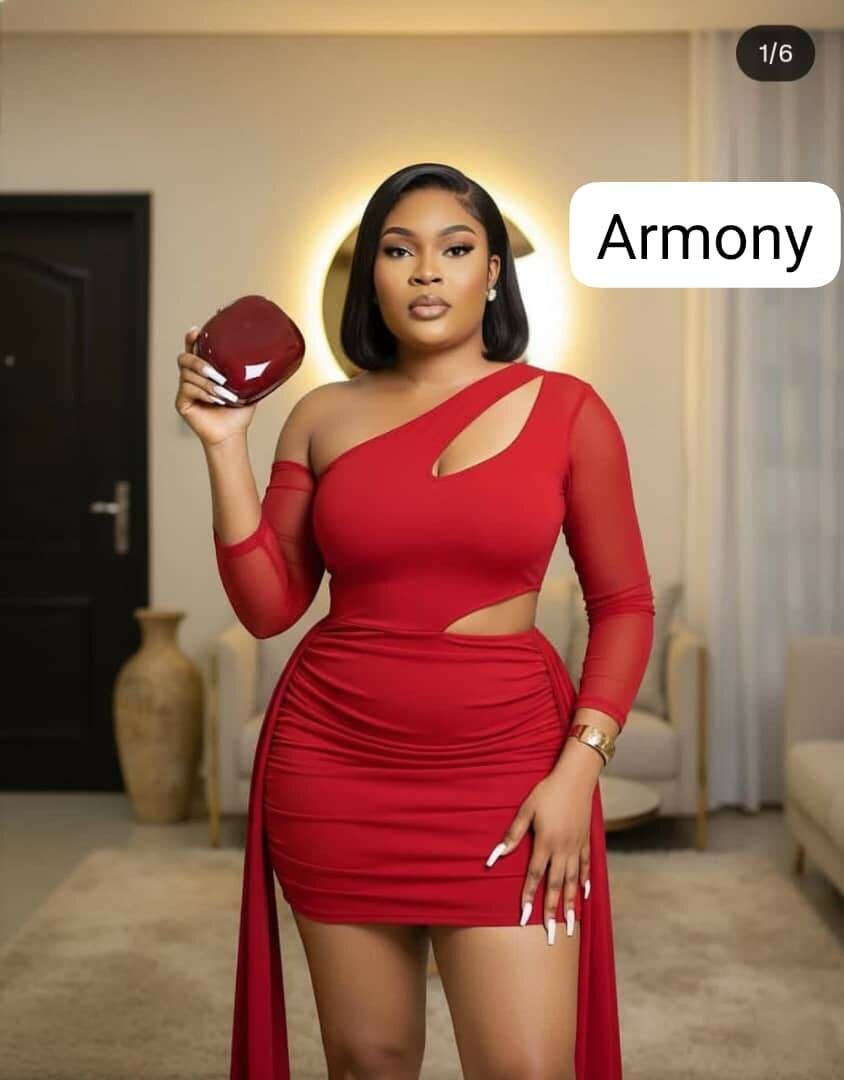 Robe Élegante Asymétrique