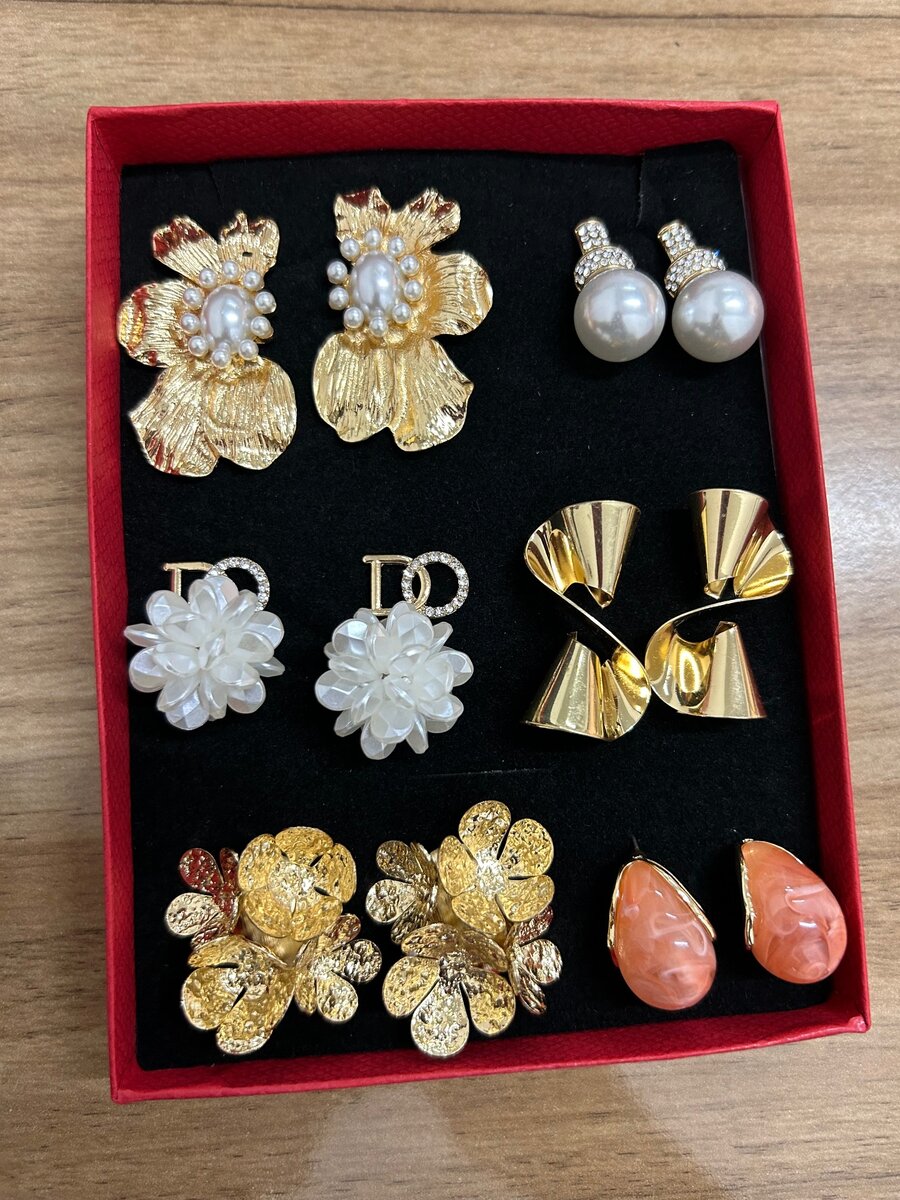 Earrings set