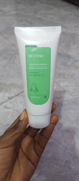 Green tea vegan gel cleanser for oily skin