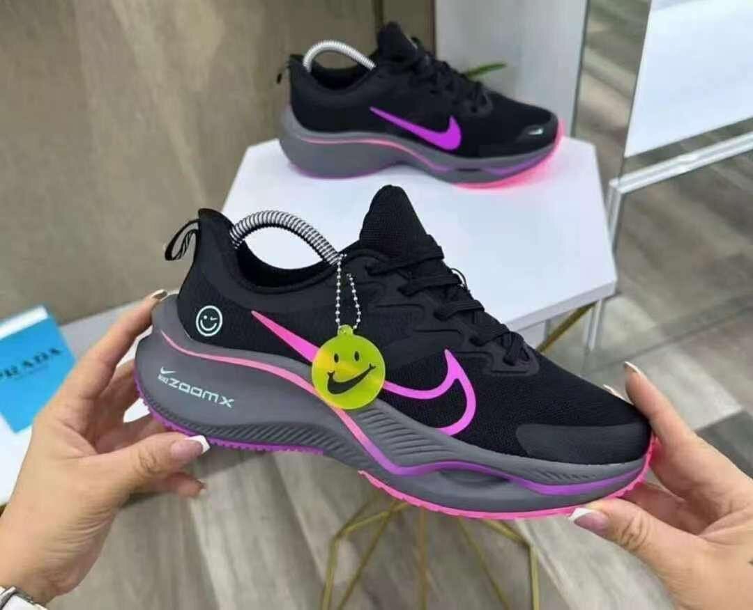 NIKE ZOOMX