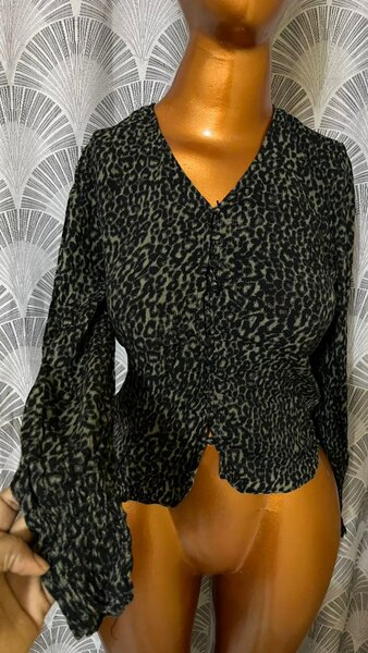 Blouse à motifs léopard