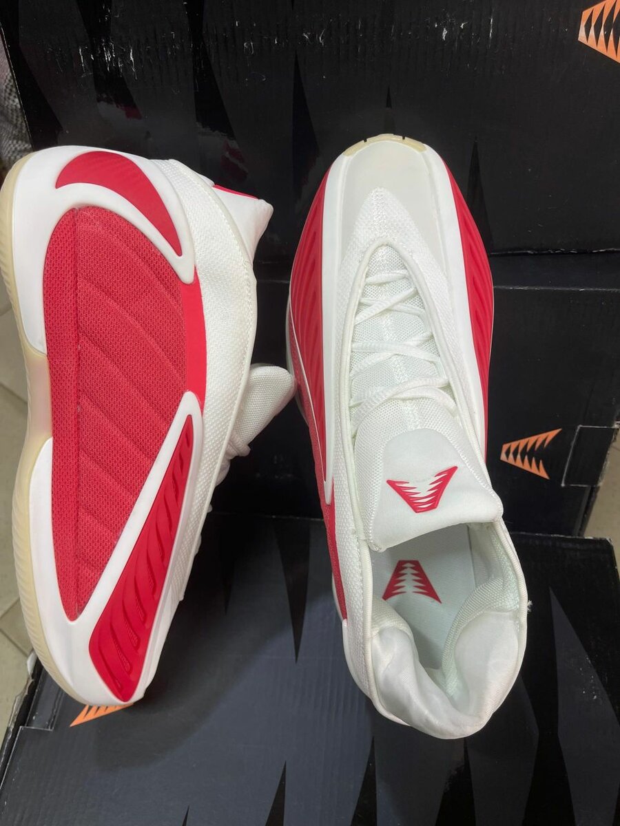 BASKETBALL AE 2 RED AND WHITE