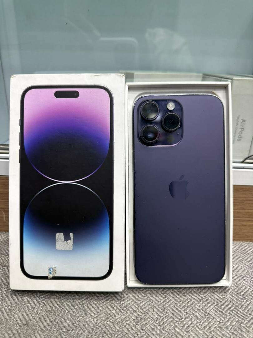 iPhone 14pro max 128go quasi neuf propre avec son carton