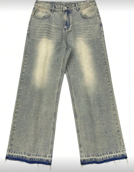 Jean large à bords bruts