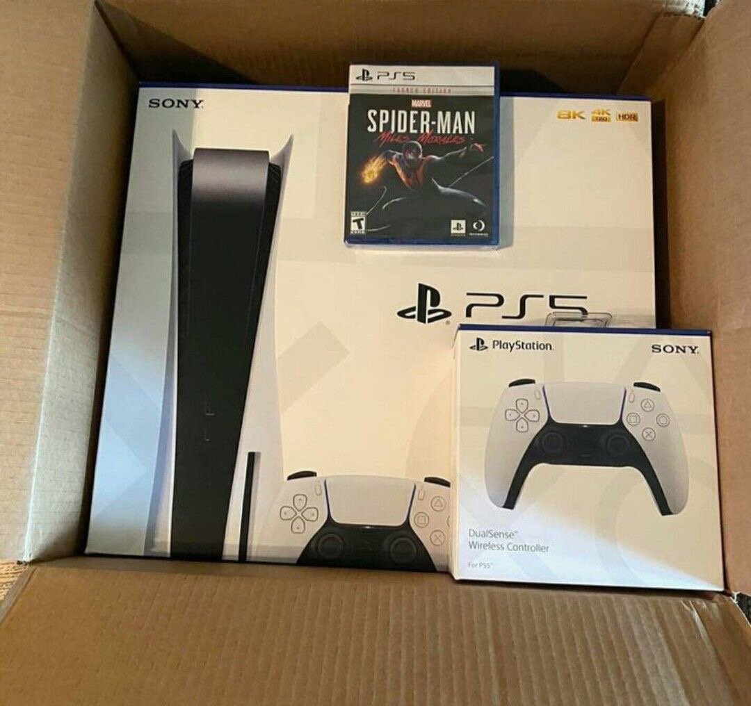 Console Sony PS5 avec manette et Spider-Man