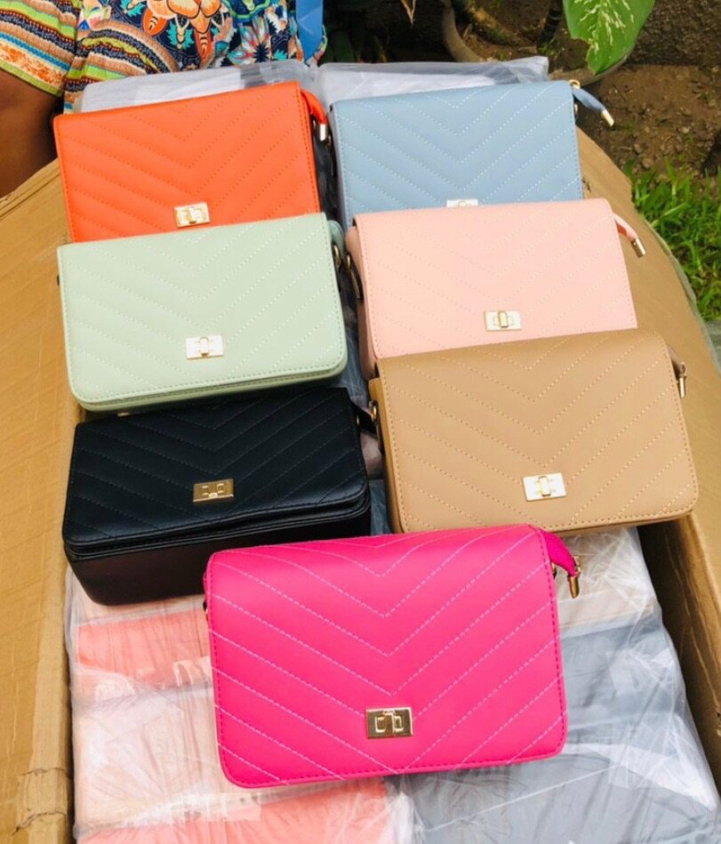 Sac importé disponible en plus