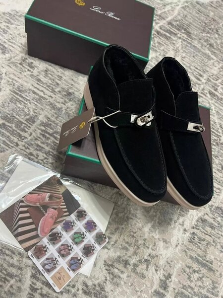 Утеплённые, нат замша. 40размер маломерит. Подойдет на 39