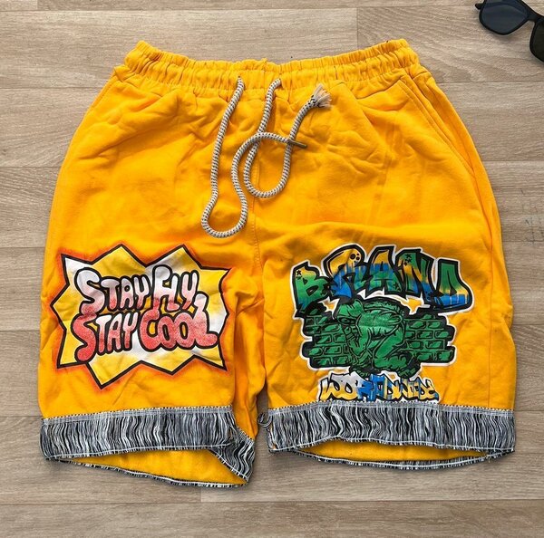 Shorts jaunes imprimés tendance