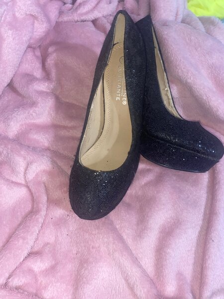 Escarpins pailletés noirs élégants