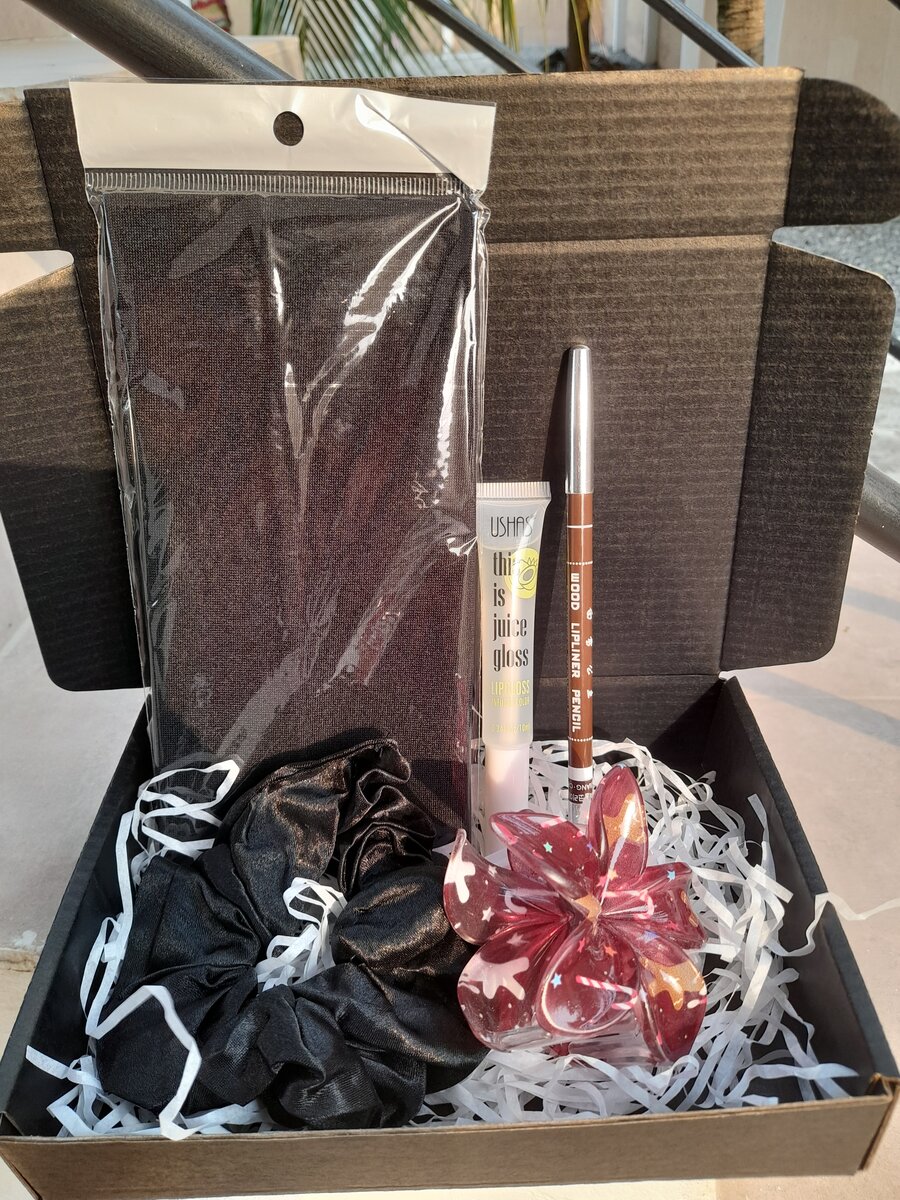 CUSTOMISED GIFT PACKAGES