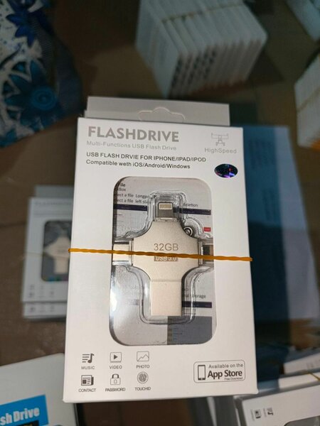 Clé USB 32GB Multi-fonction