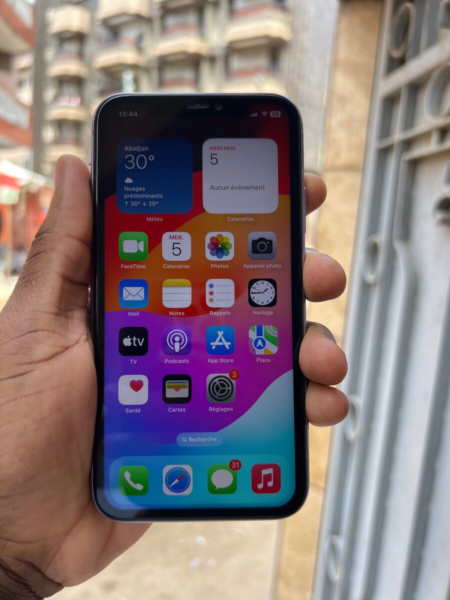 iPhone 11 64g Sans id