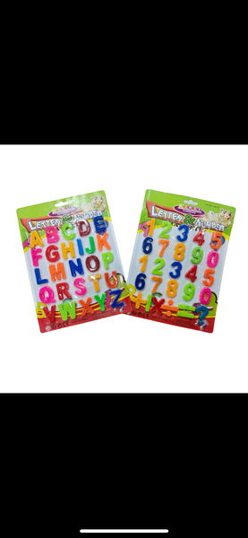Lettres et chiffres magnétiques colorés